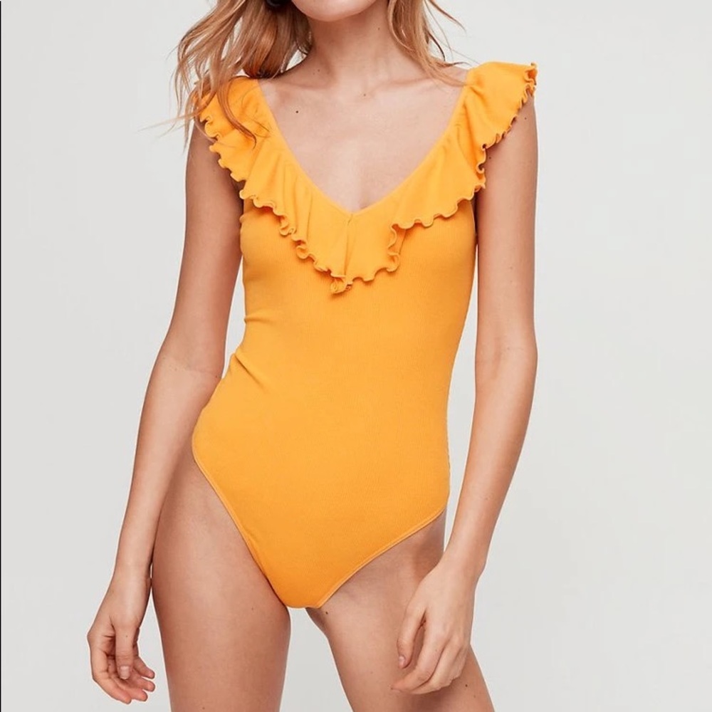NEW Aritzia Wilfred bodysuit